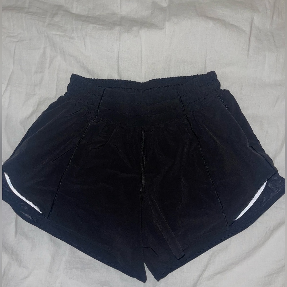 Lululemon Hotty Hot Low-Rise Short 4”